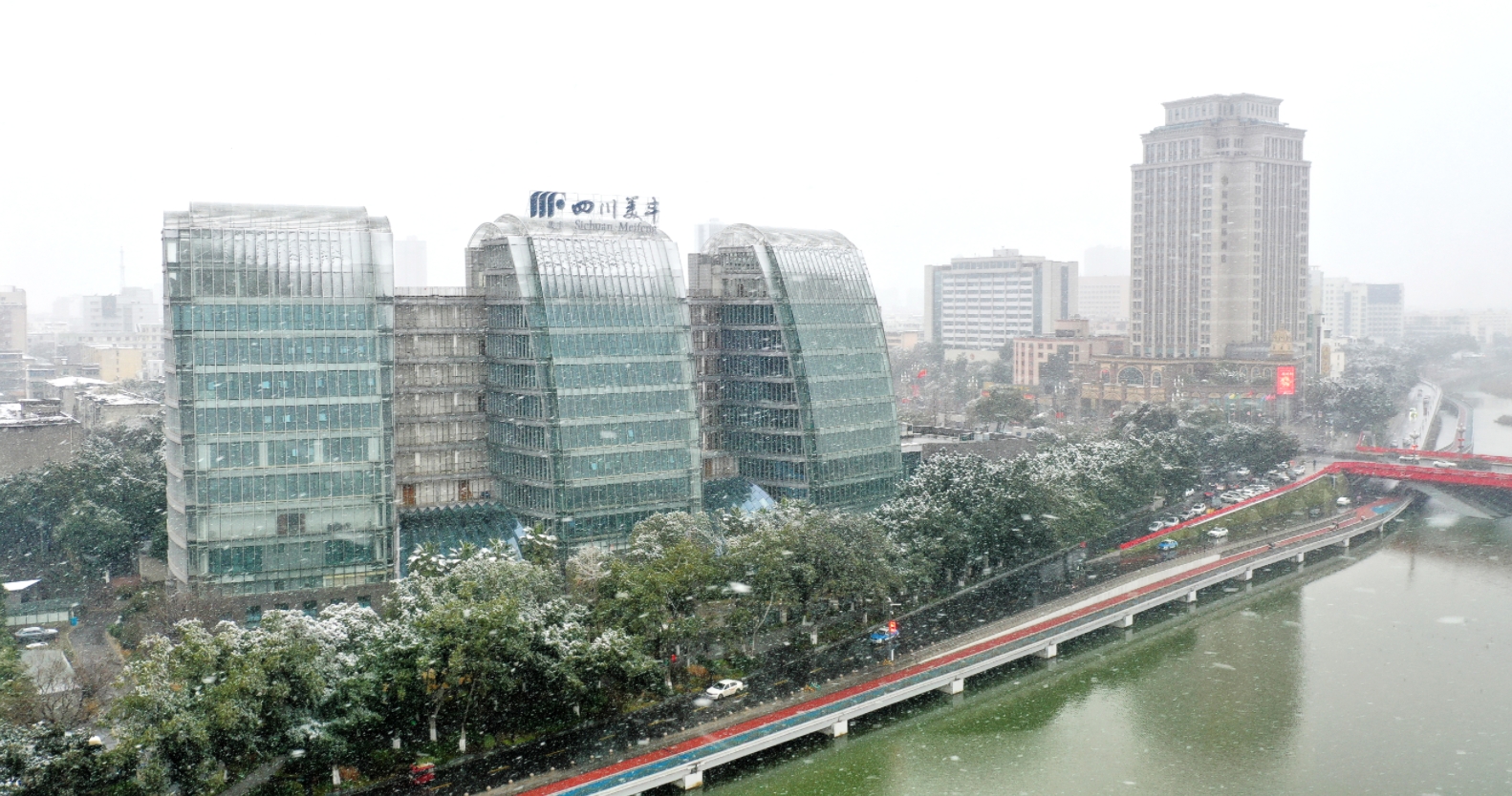 绝美浪漫：遇见雪遇见Z6·尊龙凯时